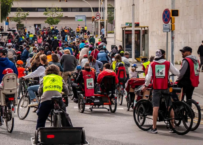 els tricicles EBSE a KIDICAL MASS a Barcelona