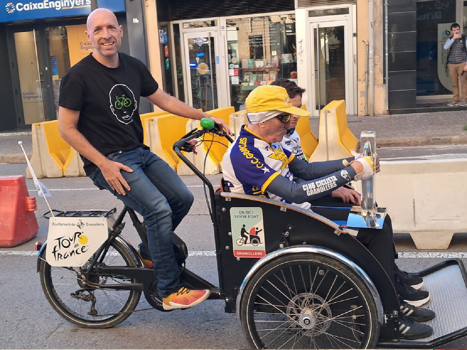 Moment històric per a #EBSEGranollers: el capítol passeja amb el trofeu del Tour de France