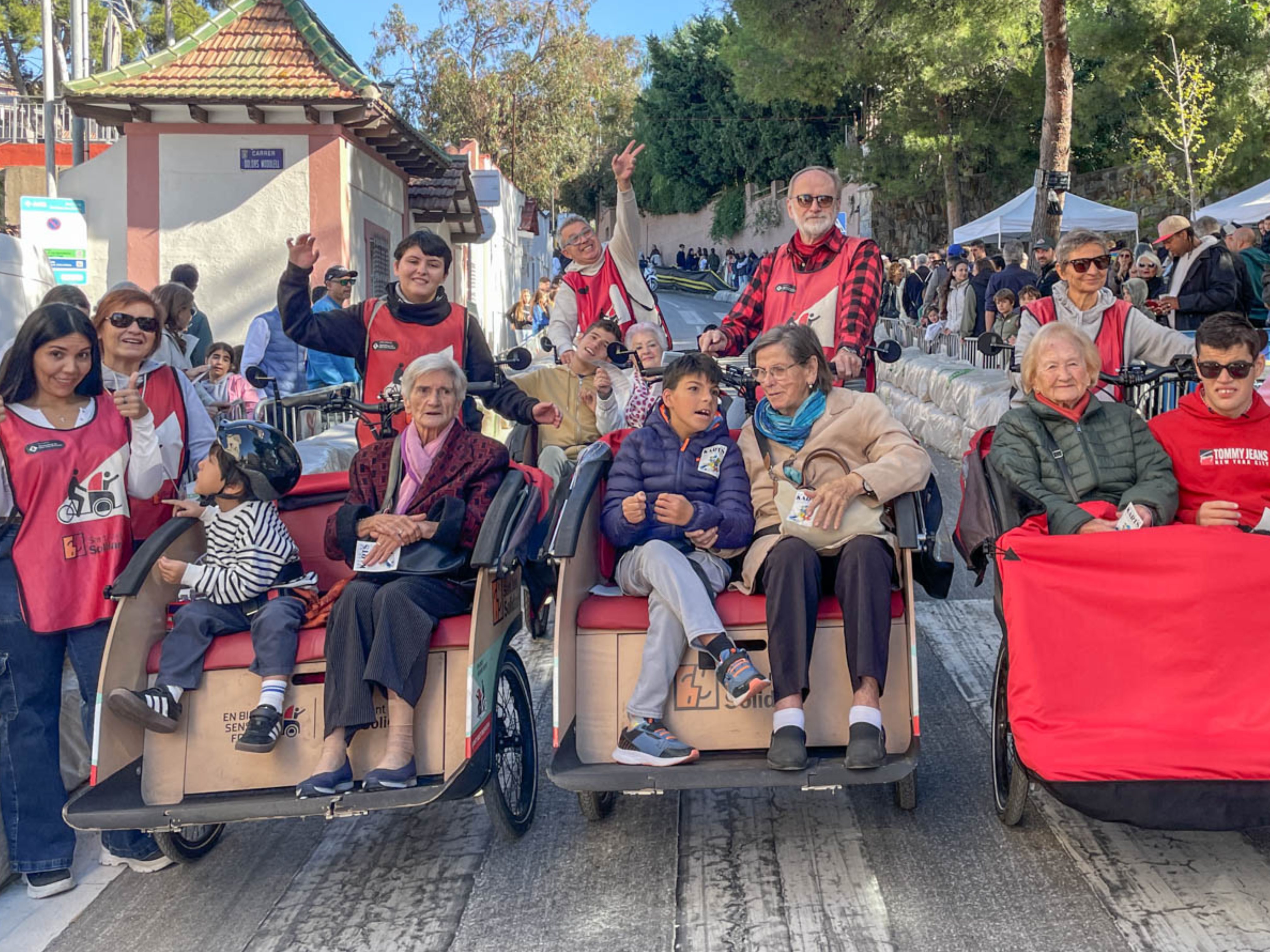 Recull d’activitats d’#EBSESantJust: participació a la tradicional Cursa de Karts de Coixinets i reconeixement  a Bikestocks per la seva  generositat