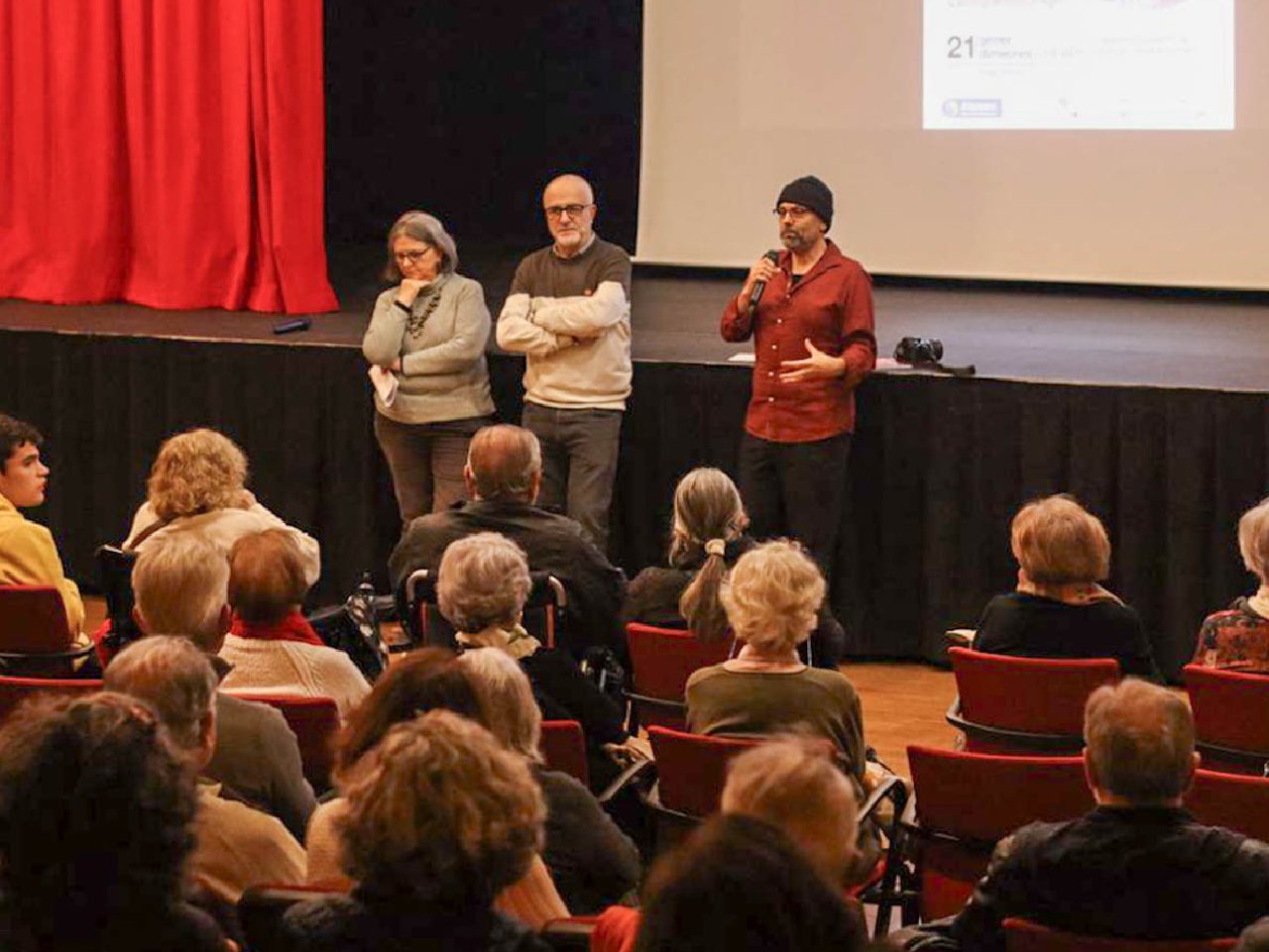 #EBSESantJust celebra els dos anys de l’equip d’Històries i l’èxit de la projecció de la  pel·lícula “Cycling Without Age” a l’Ateneu