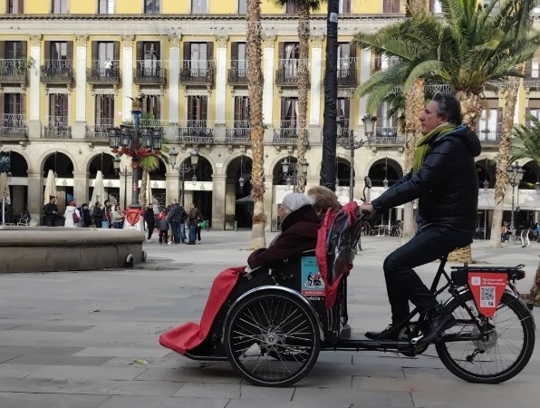 Onda Cero ens acompanya durant la passejada amb la Maria Lluïsa, l'Esther i l'Anna